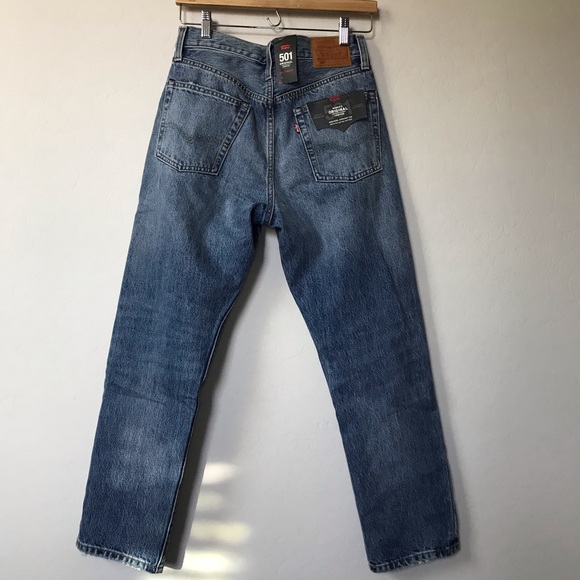 LAST ONE - [Levi’s] 501 Cropped Premium Jeans - Picture 6 of 8
